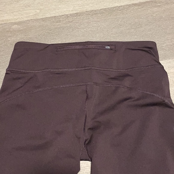Nike 3/4 Leggings with Mesh Calf Detail in Plum - Picture 4 of 4